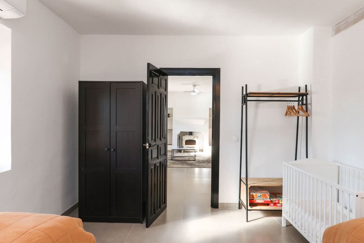 8 quarto Hotel para venda em Alora com piscina garagem - 879 000 € (Ref: 8637350)