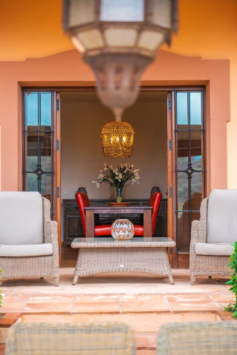 4 soveværelse Villa til salg i Monda med swimmingpool garage - € 945.000 (Ref: 8671472)