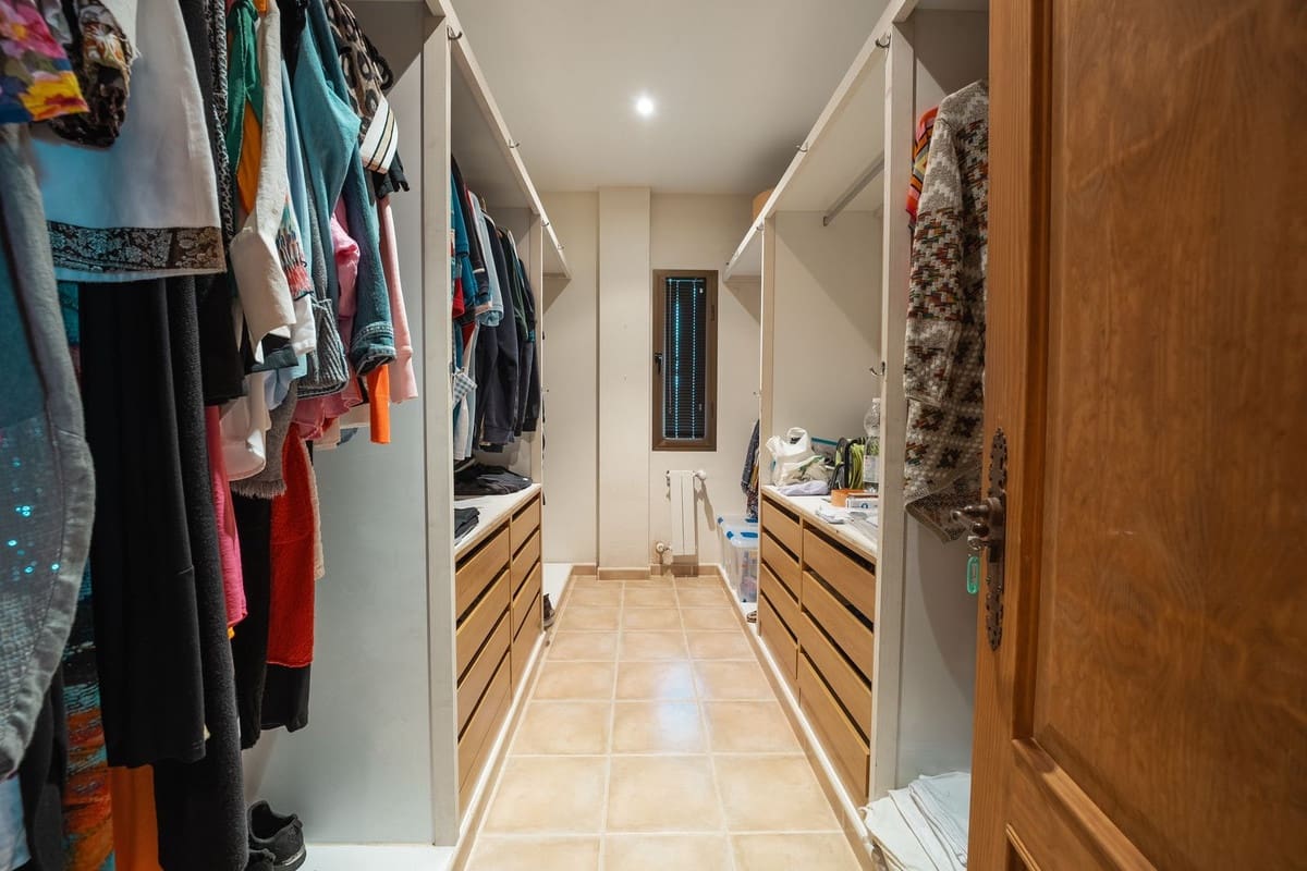 4 soveværelse Villa til salg i Monda med swimmingpool garage - € 945.000 (Ref: 8671472)