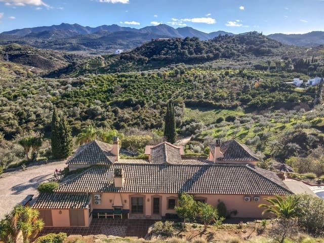 4 camera da letto Villa in vendita in Monda con piscina garage - 945.000 € (Rif: 8671472)