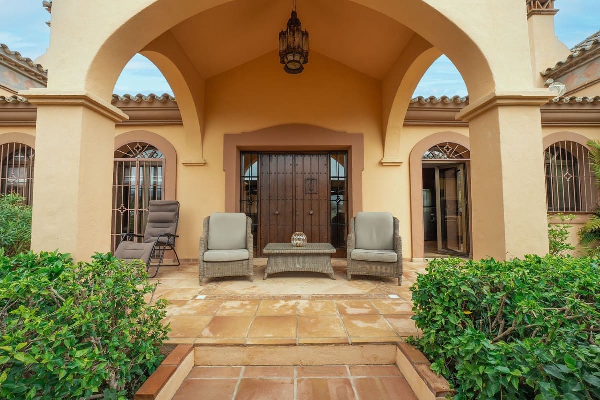 4 soveværelse Villa til salg i Monda med swimmingpool garage - € 945.000 (Ref: 8671472)