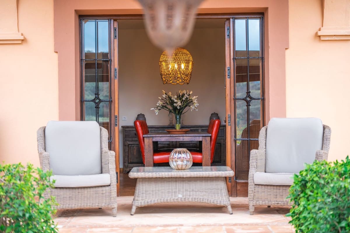 4 soveværelse Villa til salg i Monda med swimmingpool garage - € 945.000 (Ref: 8671472)