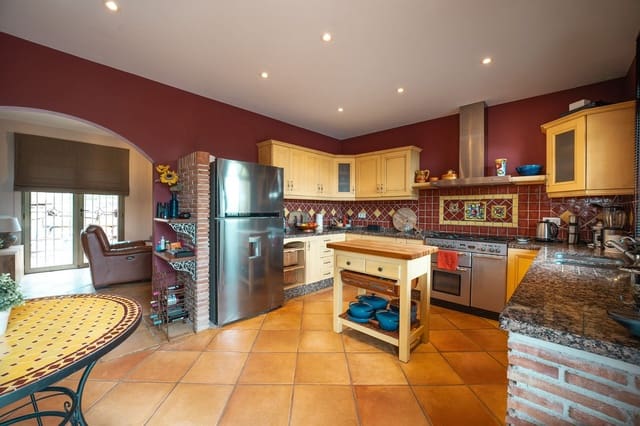 4 camera da letto Villa in vendita in Monda con piscina garage - 895.000 € (Rif: 8671472)