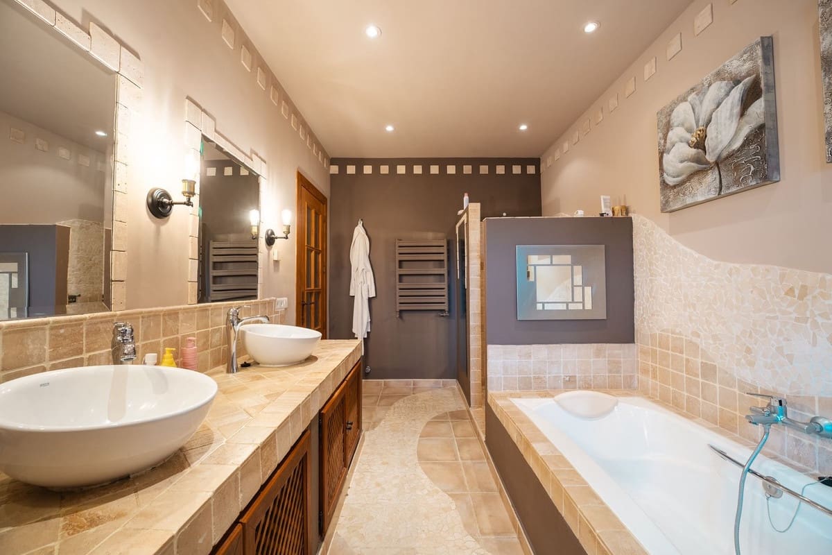 4 soveværelse Villa til salg i Monda med swimmingpool garage - € 895.000 (Ref: 8671472)