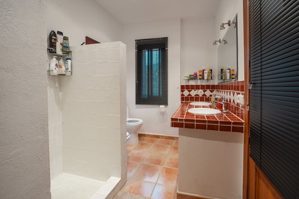 4 soveværelse Villa til salg i Monda med swimmingpool garage - € 895.000 (Ref: 8671472)