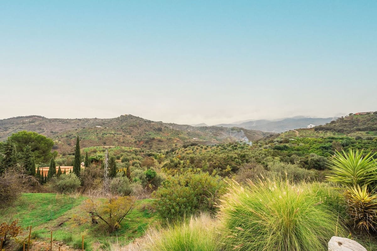 4 soveværelse Villa til salg i Monda med swimmingpool garage - € 895.000 (Ref: 8671472)