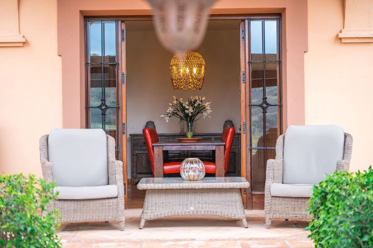 4 soveværelse Villa til salg i Monda med swimmingpool garage - € 895.000 (Ref: 8671472)