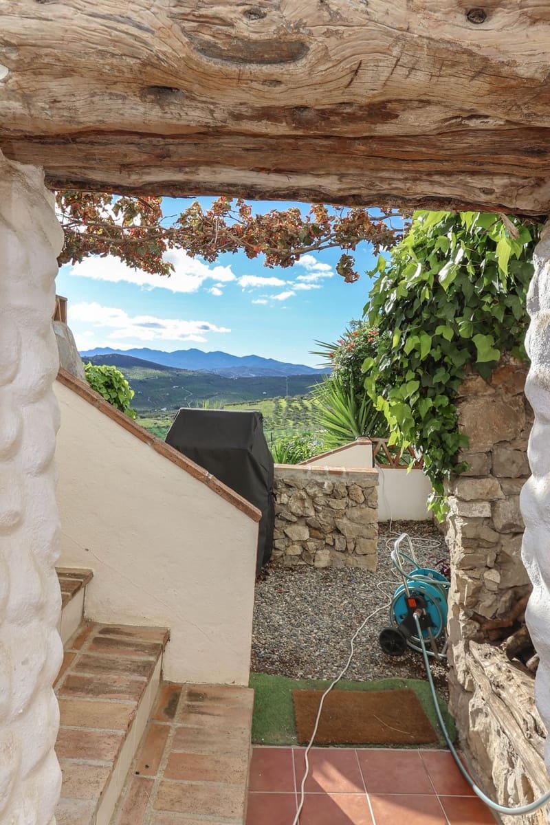 Casa de 3 habitaciones en Alozaina en venta - 199.995 € (Ref: 8671473)