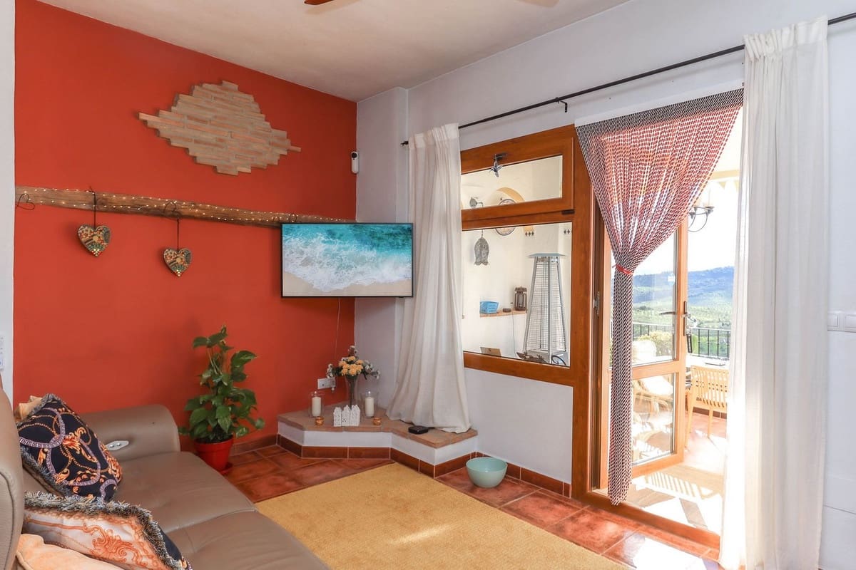 Casa de 3 habitaciones en Alozaina en venta - 199.995 € (Ref: 8671473)