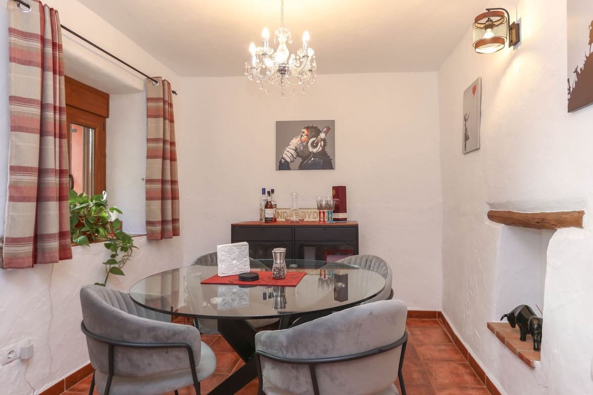 Casa de 3 habitaciones en Alozaina en venta - 199.995 € (Ref: 8671473)