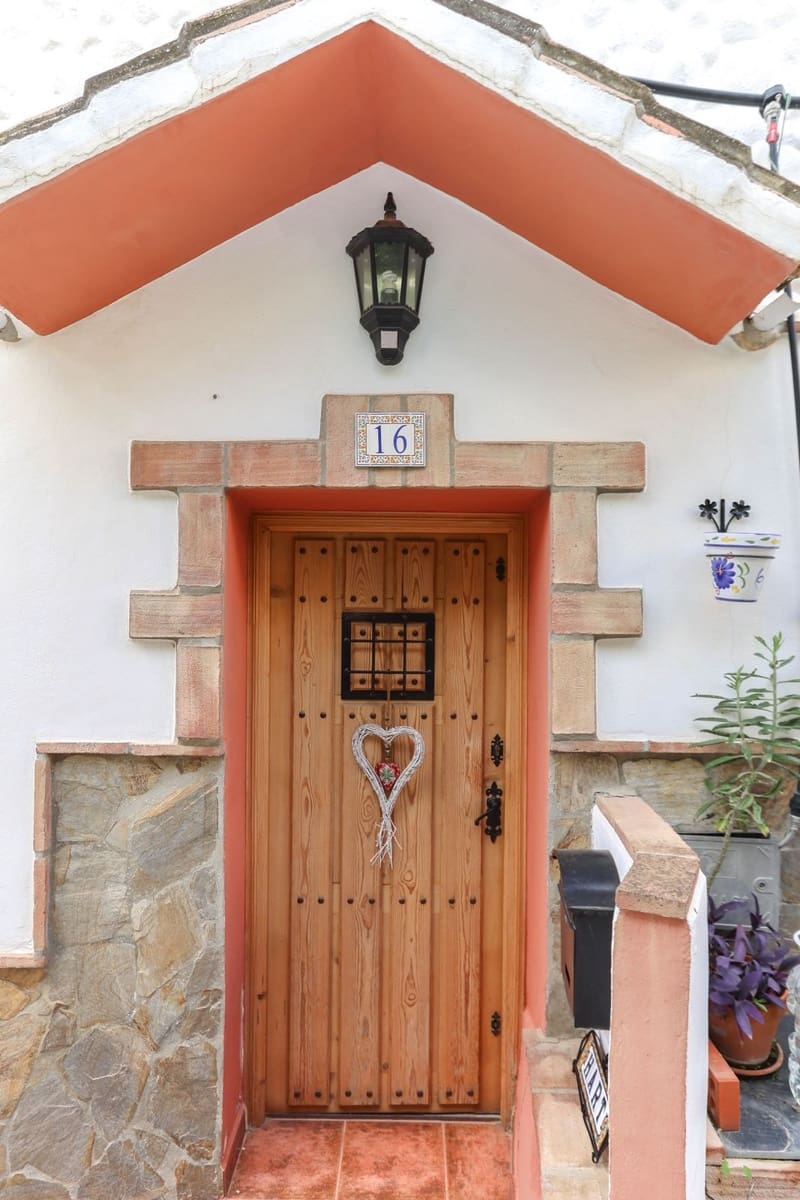 Casa de 3 habitaciones en Alozaina en venta - 199.995 € (Ref: 8671473)