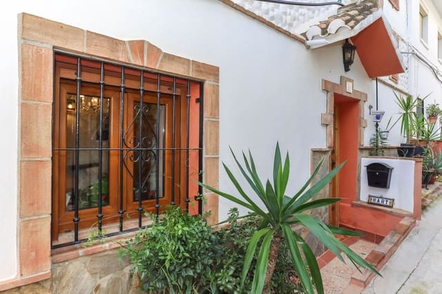 Casa de 3 habitaciones en Alozaina en venta - 199.995 € (Ref: 8671473)