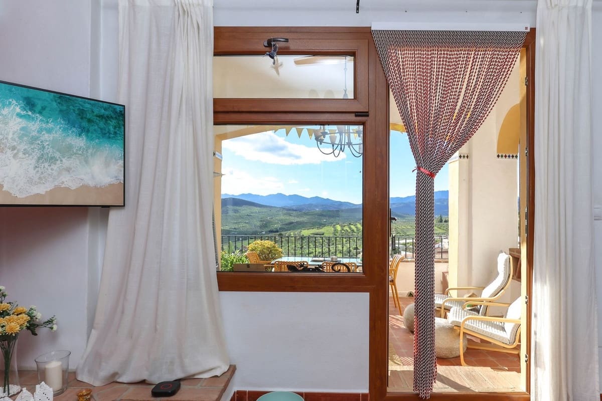 Casa de 3 habitaciones en Alozaina en venta - 199.995 € (Ref: 8671473)