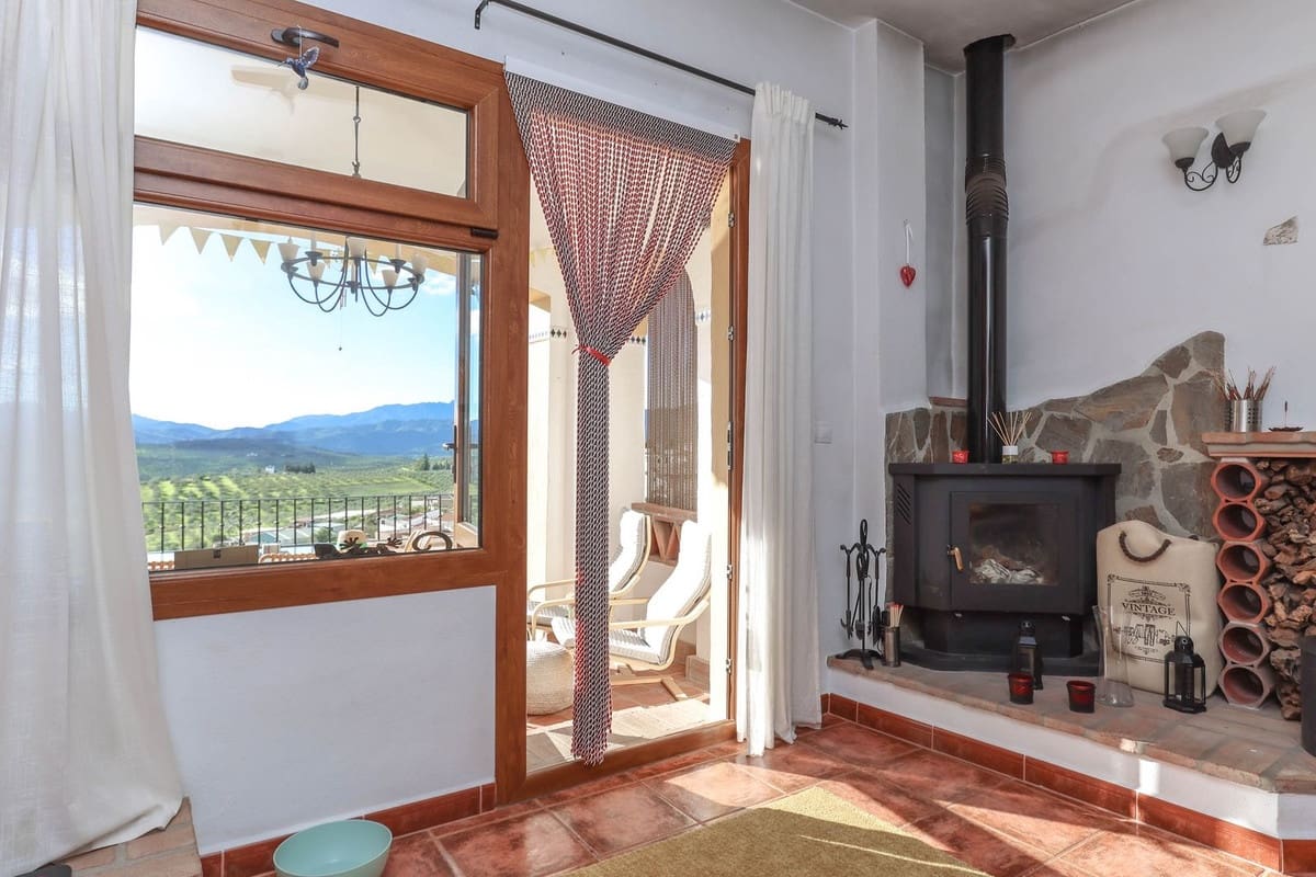 Casa de 3 habitaciones en Alozaina en venta - 199.995 € (Ref: 8671473)