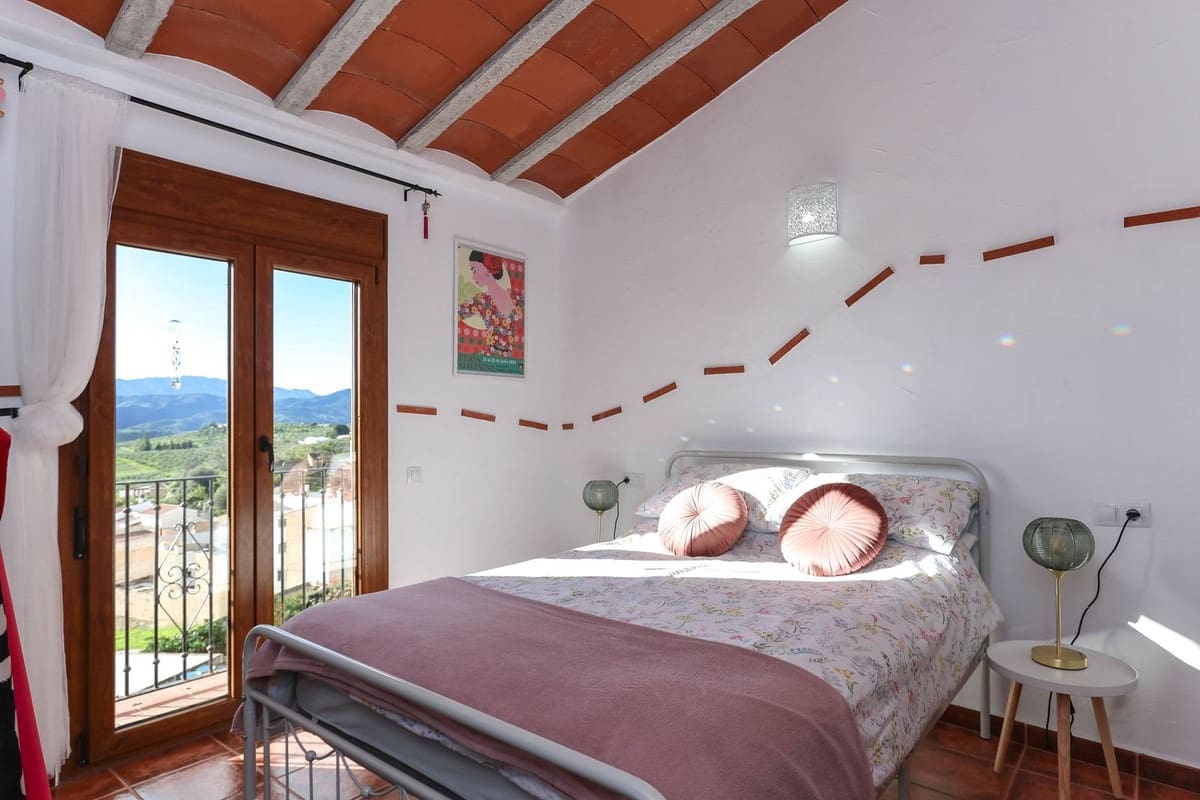 Casa de 3 habitaciones en Alozaina en venta - 199.995 € (Ref: 8671473)