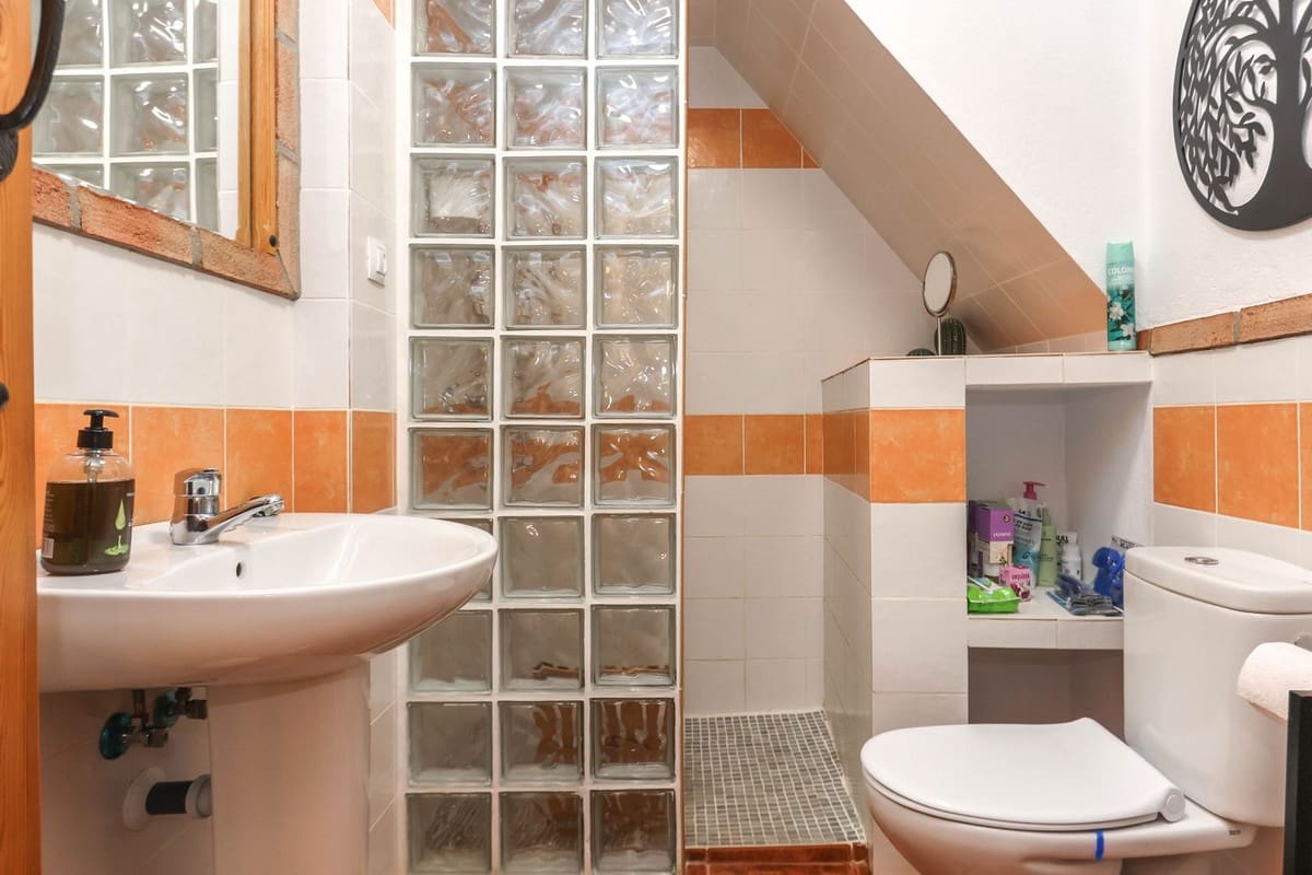 Casa de 3 habitaciones en Alozaina en venta - 199.995 € (Ref: 8671473)