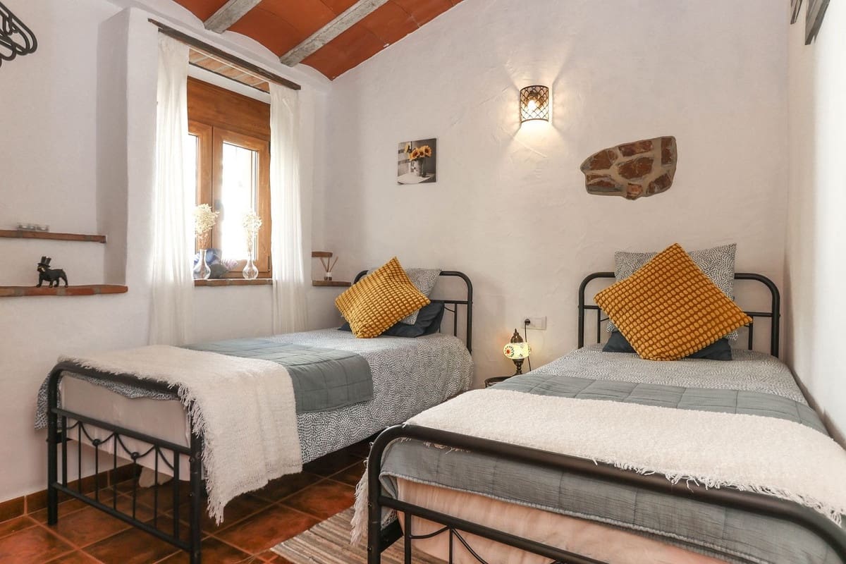 Casa de 3 habitaciones en Alozaina en venta - 199.995 € (Ref: 8671473)