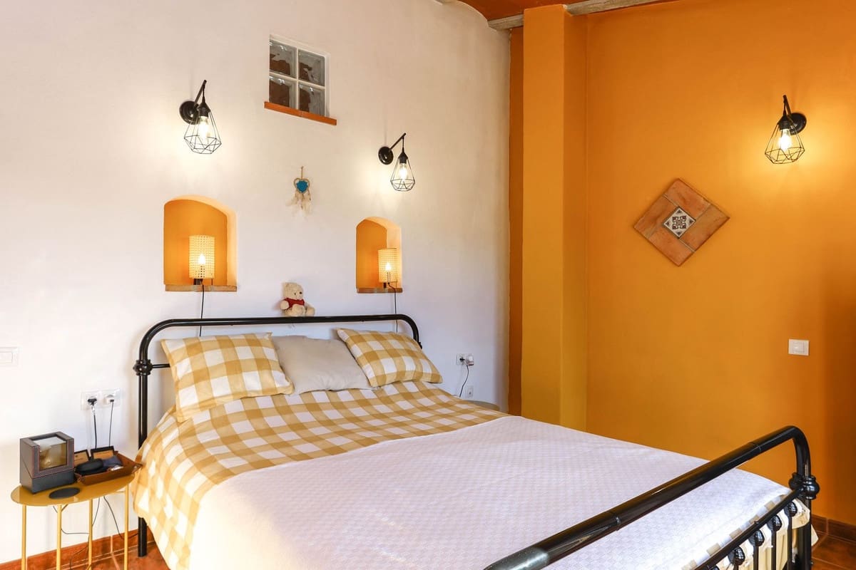 Casa de 3 habitaciones en Alozaina en venta - 199.995 € (Ref: 8671473)