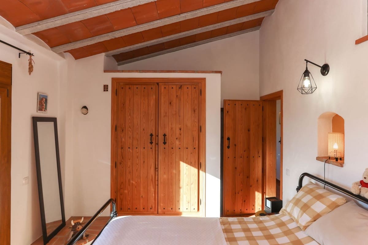 Casa de 3 habitaciones en Alozaina en venta - 199.995 € (Ref: 8671473)