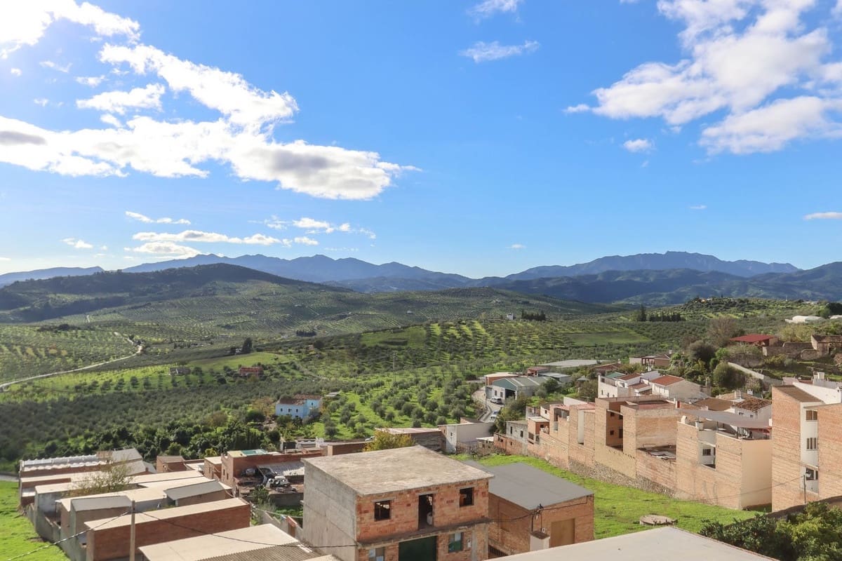 Casa de 3 habitaciones en Alozaina en venta - 199.995 € (Ref: 8671473)