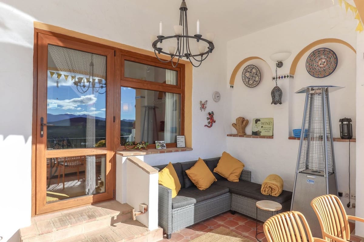 Casa de 3 habitaciones en Alozaina en venta - 199.995 € (Ref: 8671473)