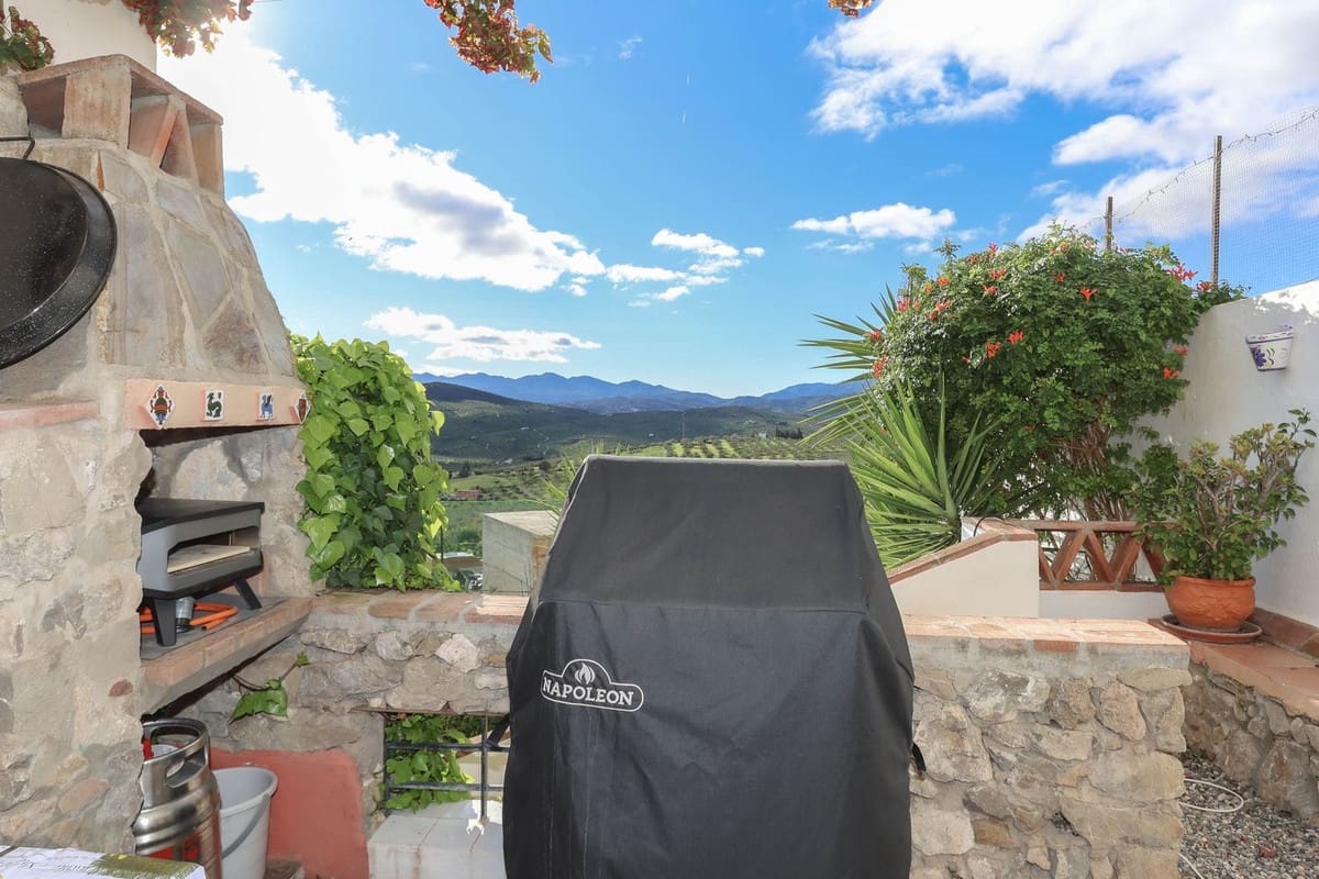 Casa de 3 habitaciones en Alozaina en venta - 199.995 € (Ref: 8671473)