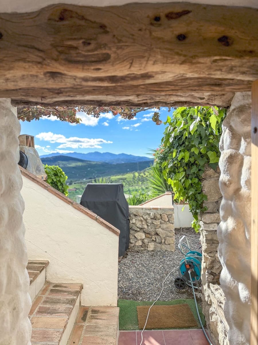 Casa de 3 habitaciones en Alozaina en venta - 199.995 € (Ref: 8671473)