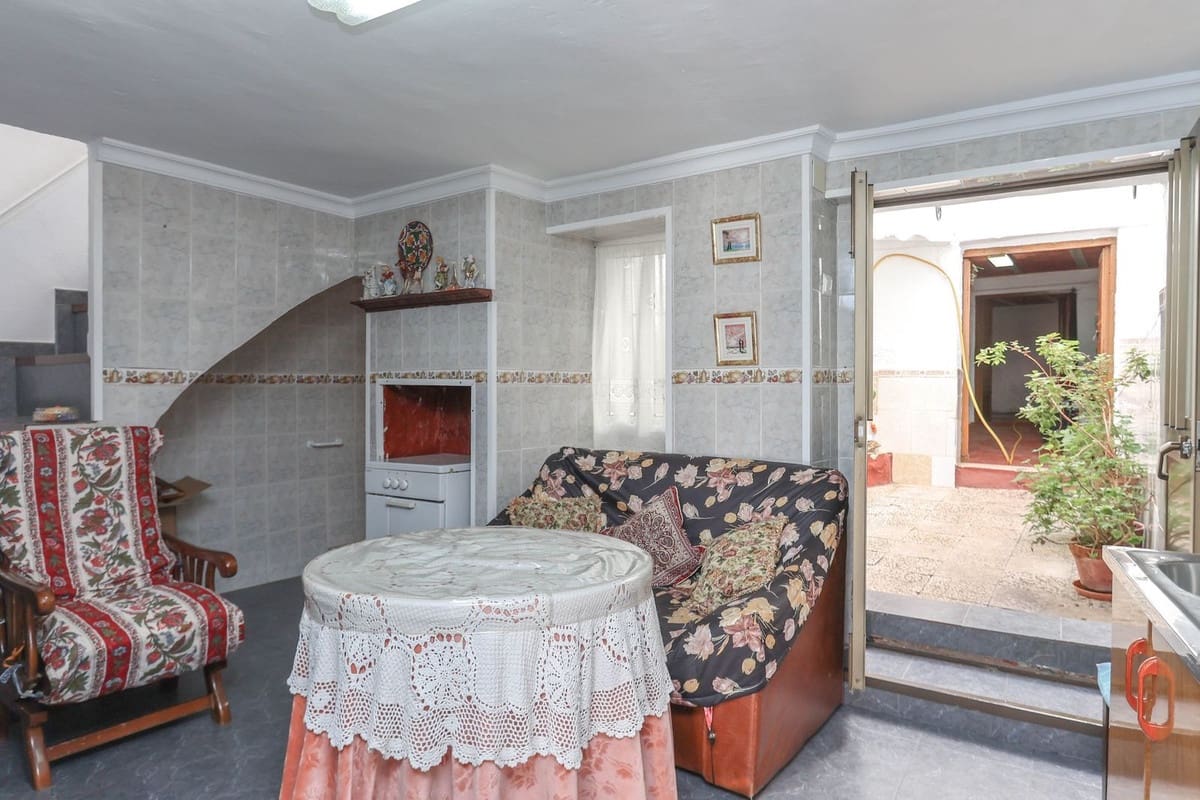 4 soveværelse Byhus til salg i Yunquera - € 120.000 (Ref: 8689911)