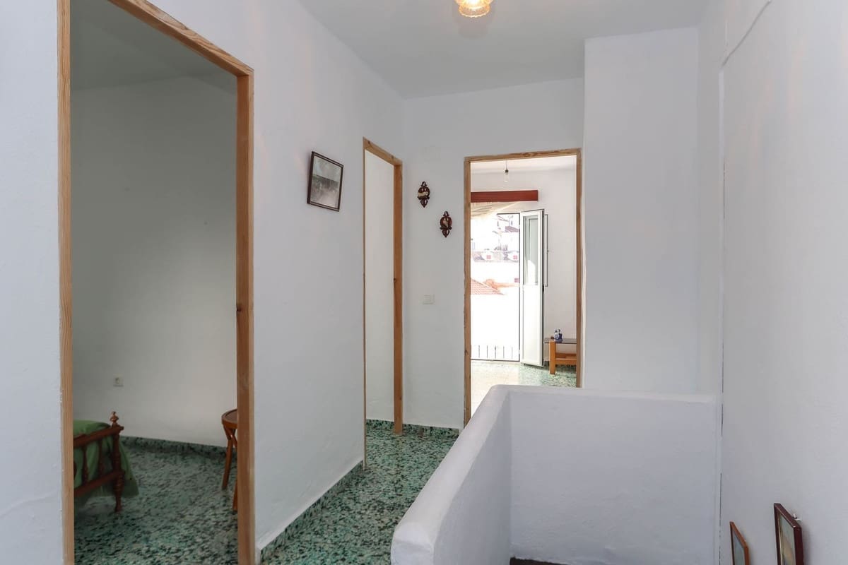 4 soverom Hus til salgs i Yunquera - € 110 000 (Ref: 8689911)