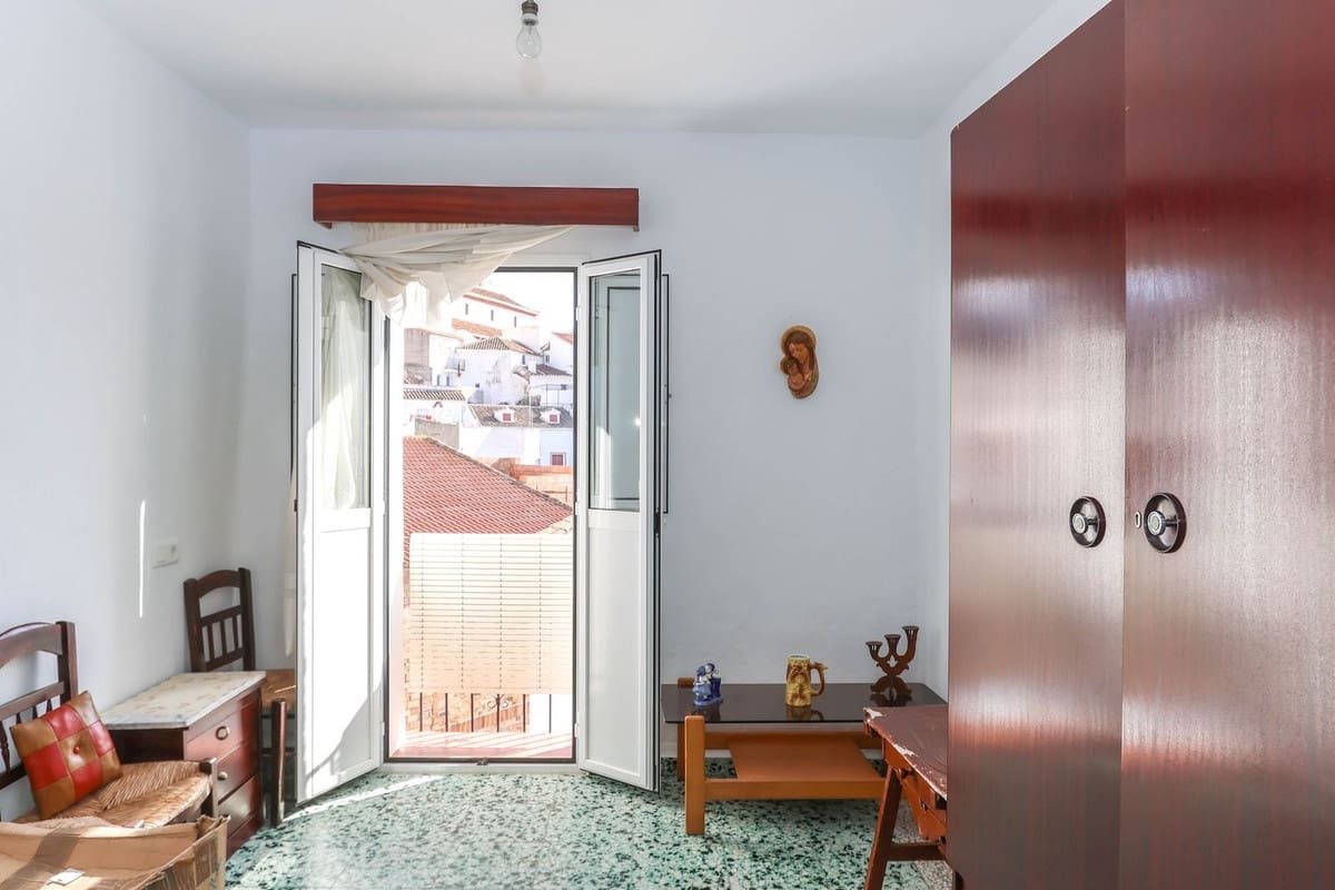 4 soverom Hus til salgs i Yunquera - € 110 000 (Ref: 8689911)