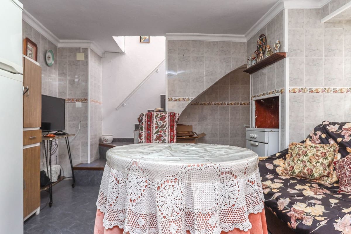 4 soverom Hus til salgs i Yunquera - € 110 000 (Ref: 8689911)