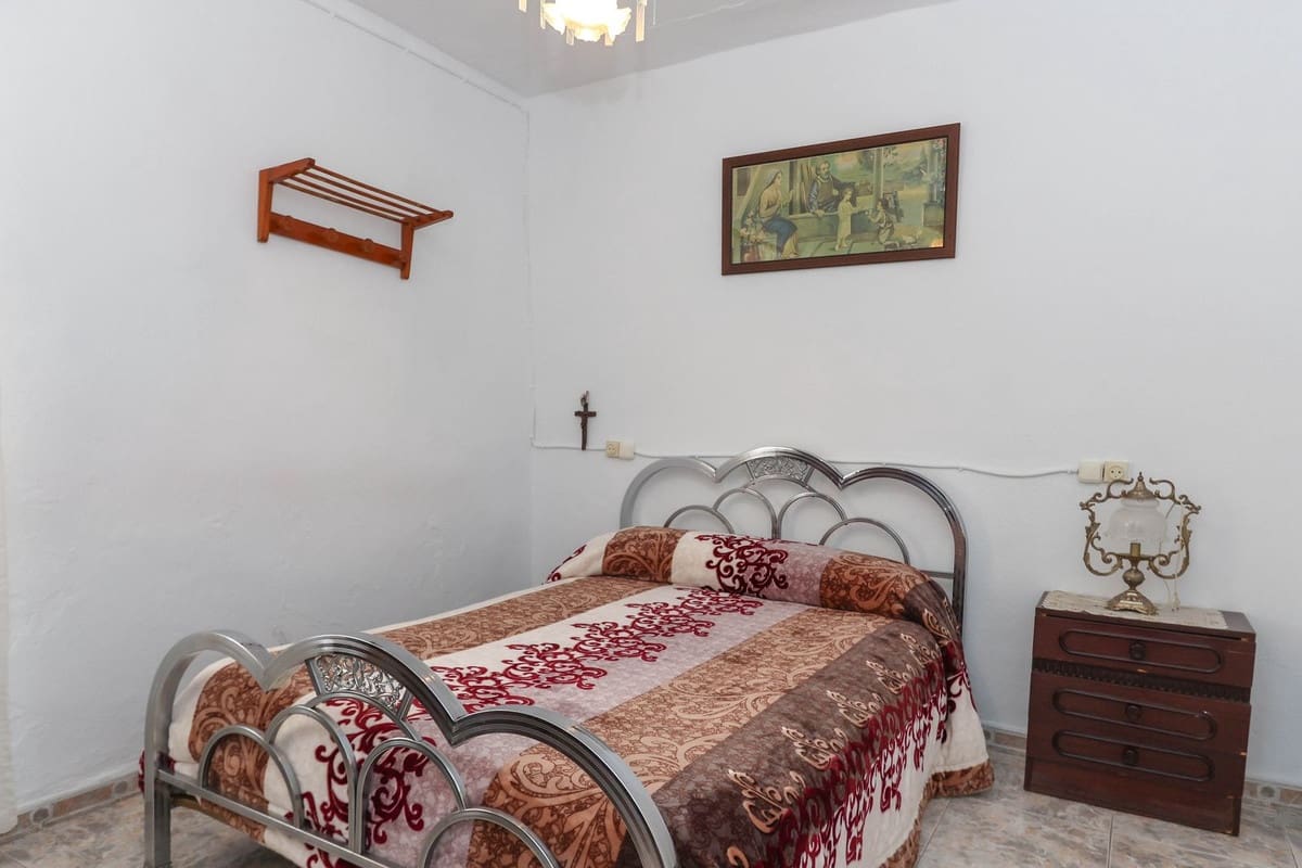 4 soverom Hus til salgs i Yunquera - € 110 000 (Ref: 8689911)