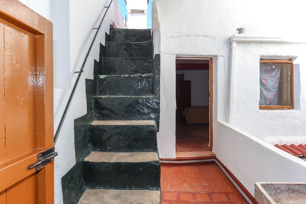 4 soverom Hus til salgs i Yunquera - € 110 000 (Ref: 8689911)