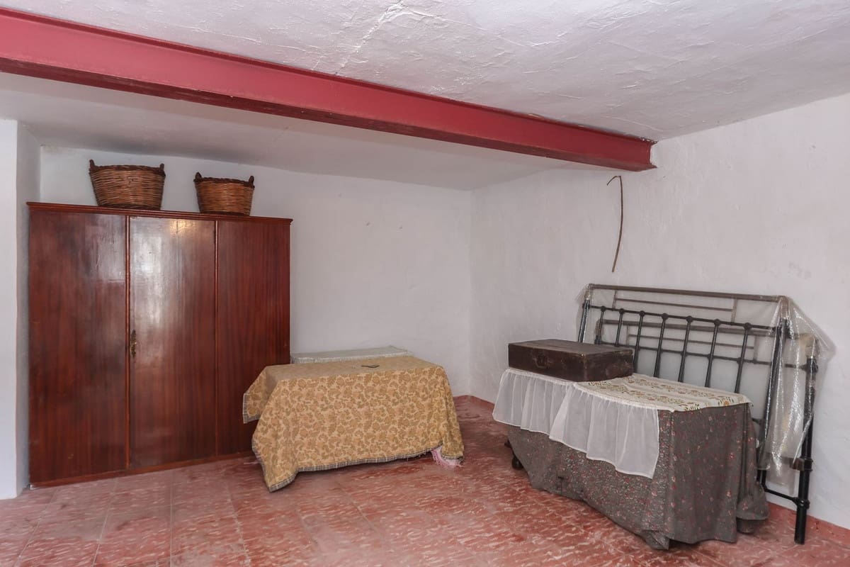 4 soverom Hus til salgs i Yunquera - € 110 000 (Ref: 8689911)