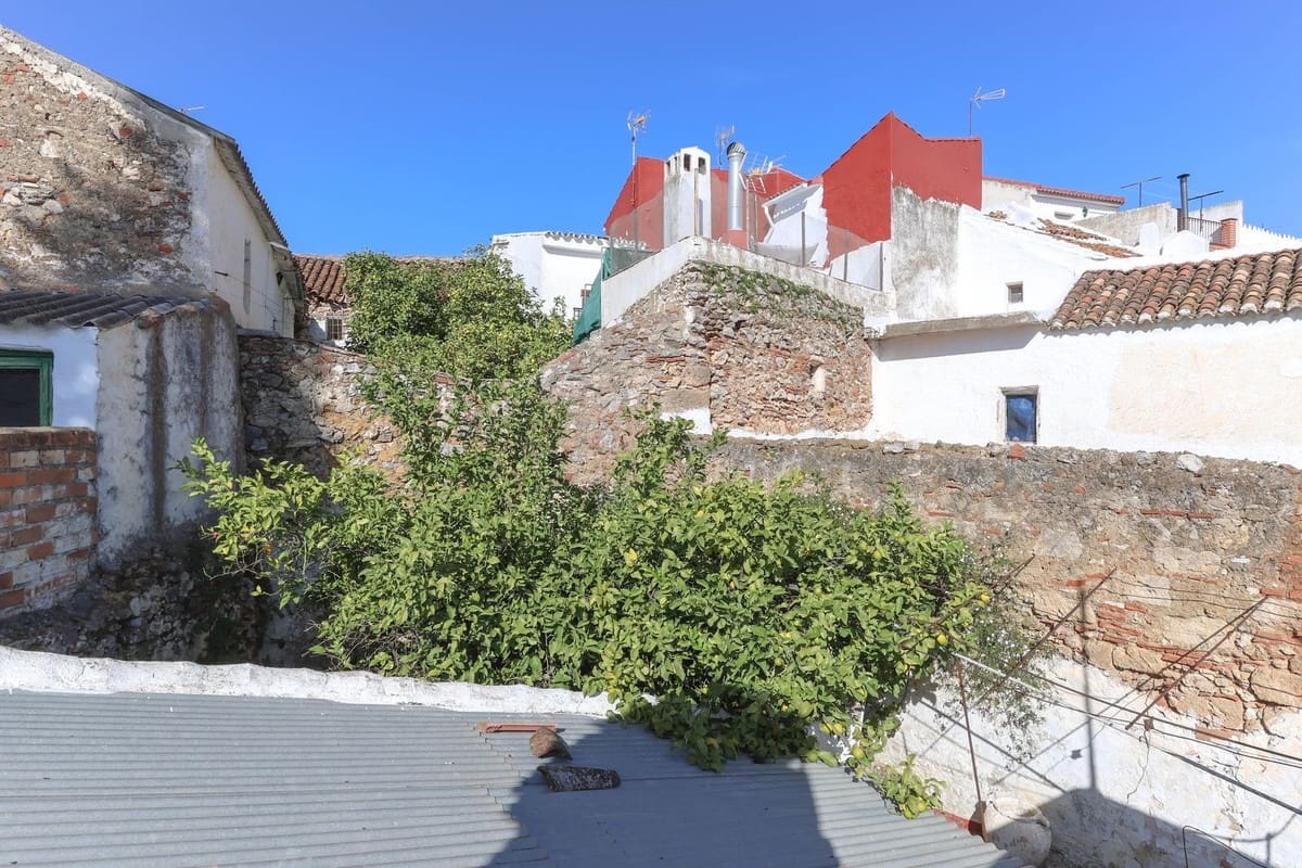 4 soverom Hus til salgs i Yunquera - € 110 000 (Ref: 8689911)