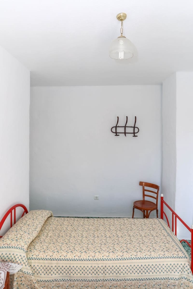 4 slaapkamer Huis te koop in Yunquera - € 110.000 (Ref: 8689911)