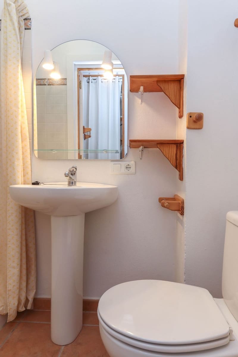 6 slaapkamer Hotel te koop in Tolox - € 275.000 (Ref: 8744256)