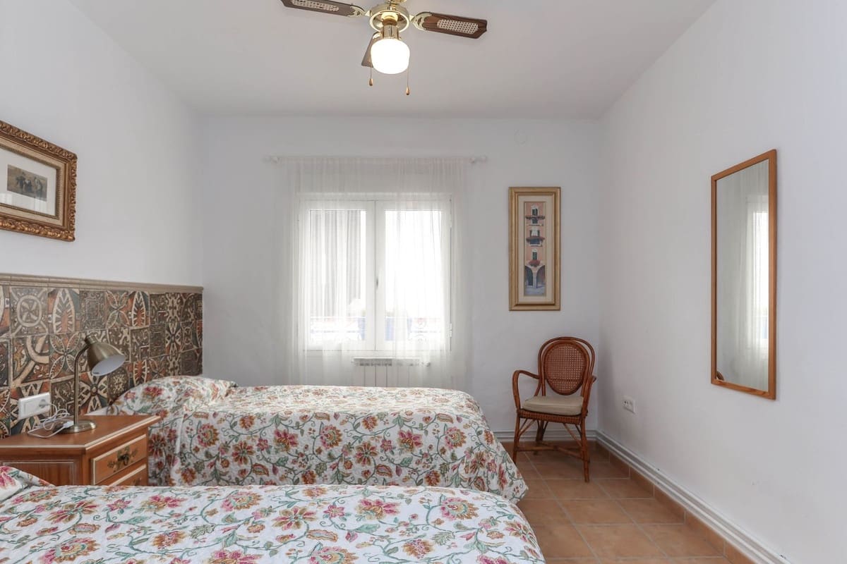 6 slaapkamer Hotel te koop in Tolox - € 275.000 (Ref: 8744256)