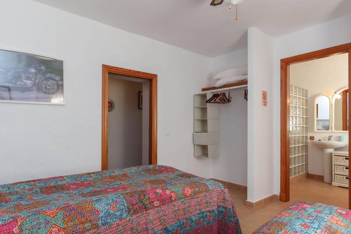 6 slaapkamer Hotel te koop in Tolox - € 275.000 (Ref: 8744256)