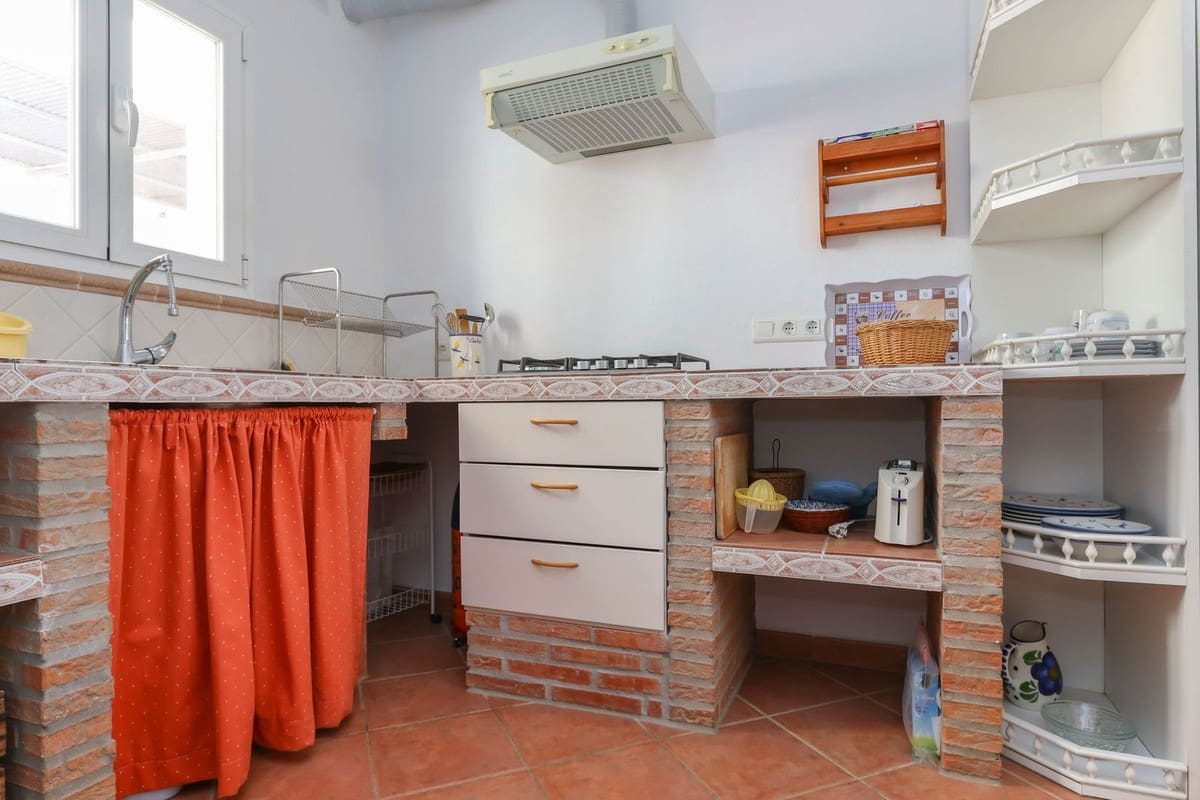 6 slaapkamer Hotel te koop in Tolox - € 275.000 (Ref: 8744256)