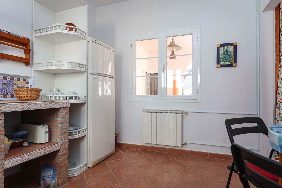 6 slaapkamer Hotel te koop in Tolox - € 275.000 (Ref: 8744256)