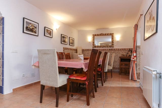 6 quarto Hotel para venda em Tolox - 275 000 € (Ref: 8744256)