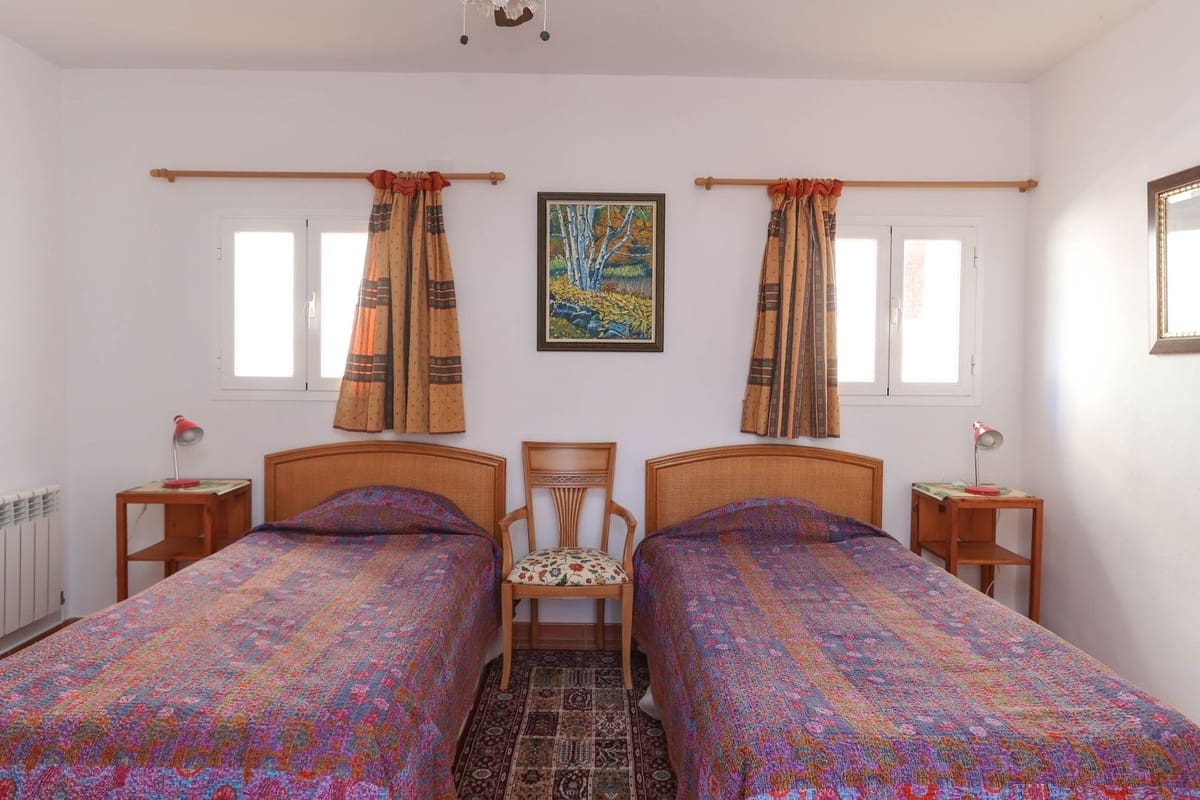 6 slaapkamer Hotel te koop in Tolox - € 275.000 (Ref: 8744256)