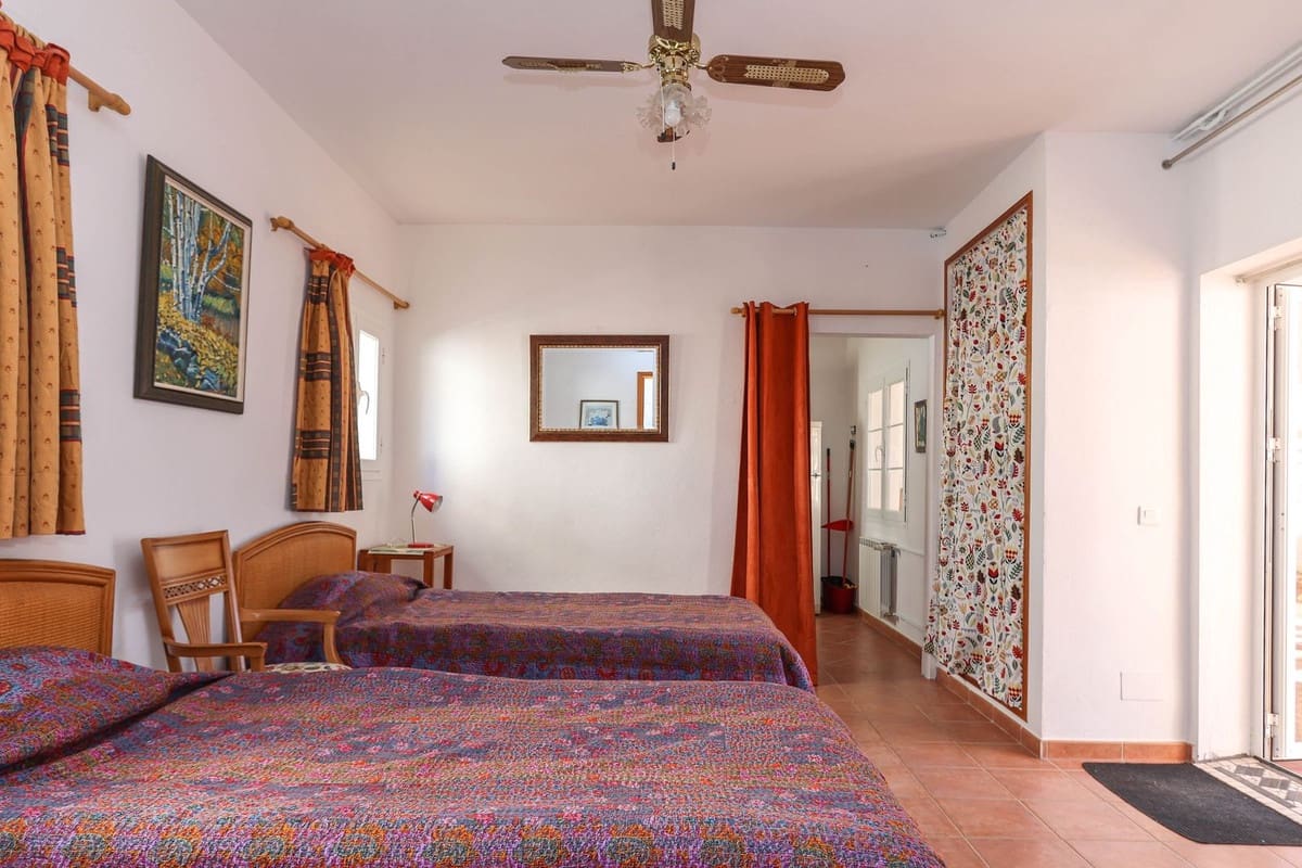 6 slaapkamer Hotel te koop in Tolox - € 275.000 (Ref: 8744256)