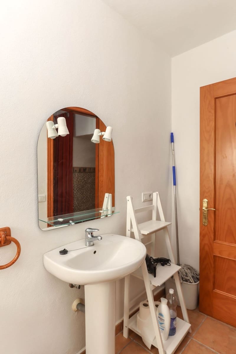 6 slaapkamer Hotel te koop in Tolox - € 260.000 (Ref: 8744256)