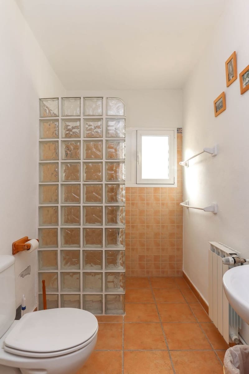 6 slaapkamer Hotel te koop in Tolox - € 260.000 (Ref: 8744256)