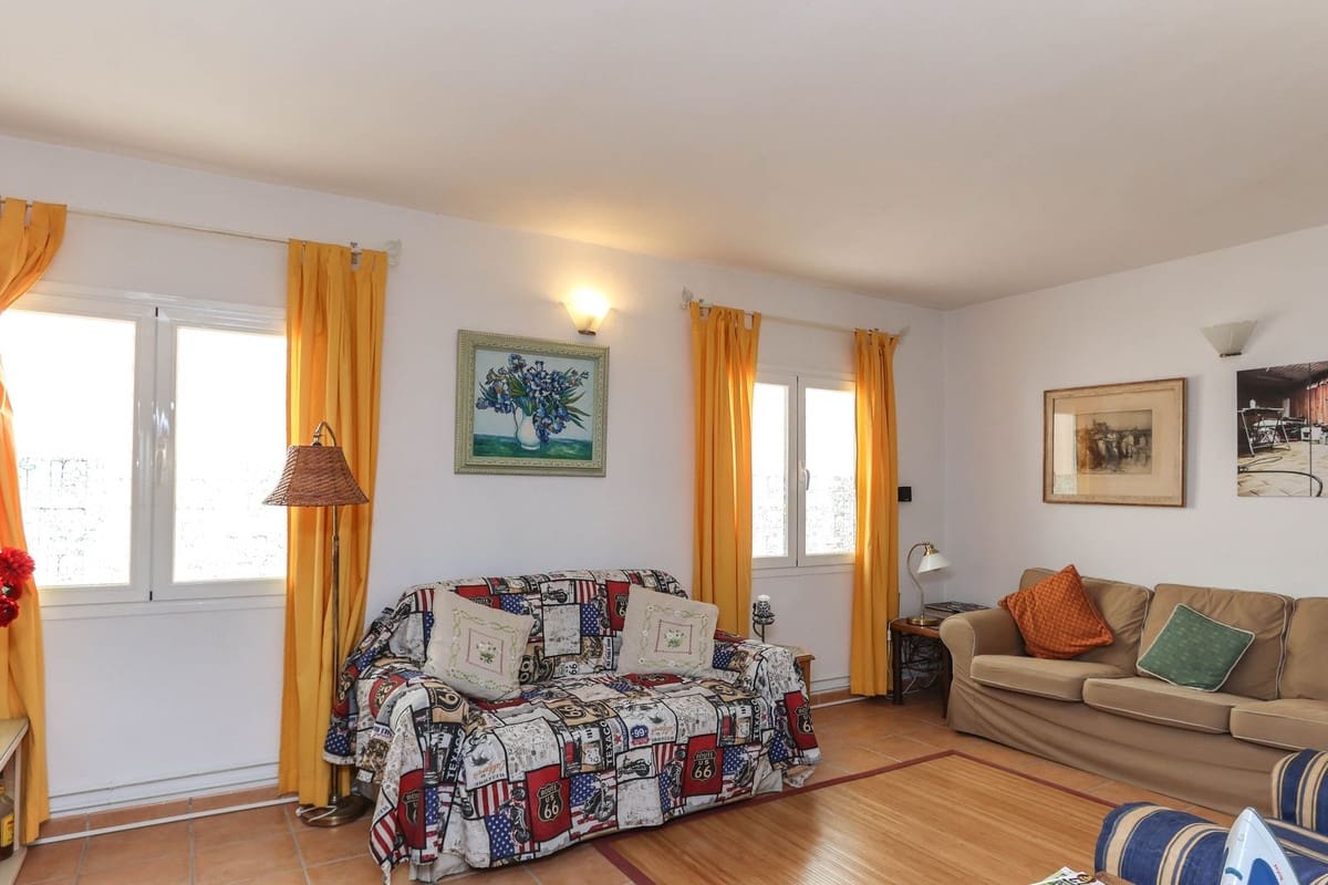 6 slaapkamer Hotel te koop in Tolox - € 260.000 (Ref: 8744256)