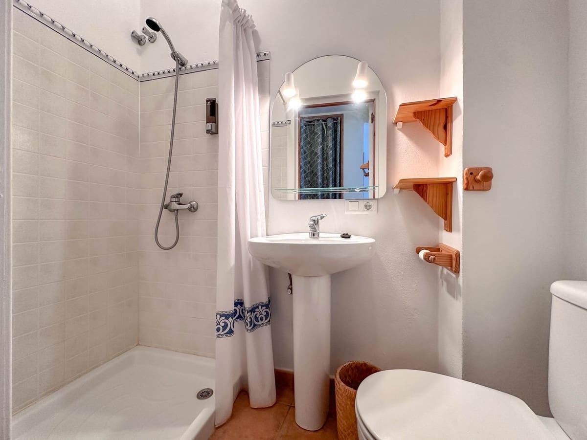 6 slaapkamer Hotel te koop in Tolox - € 260.000 (Ref: 8744256)