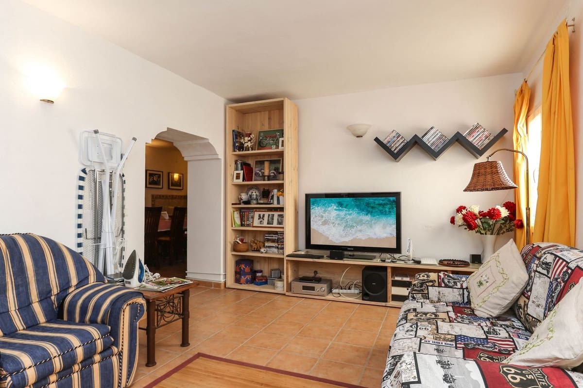 6 slaapkamer Hotel te koop in Tolox - € 260.000 (Ref: 8744256)