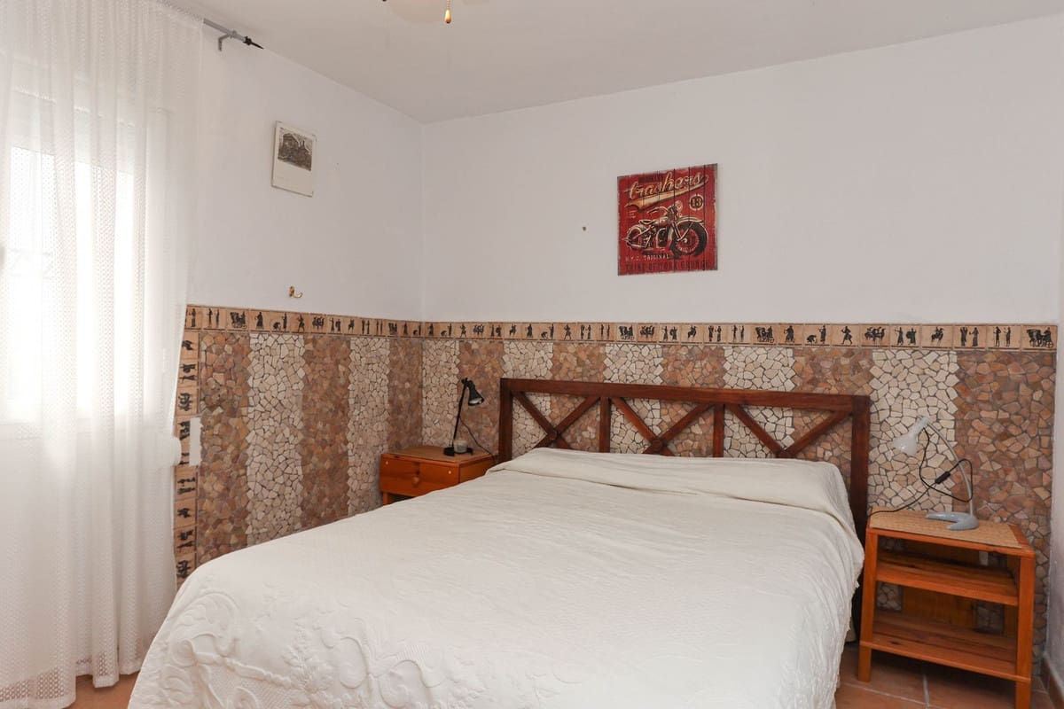 6 slaapkamer Hotel te koop in Tolox - € 260.000 (Ref: 8744256)